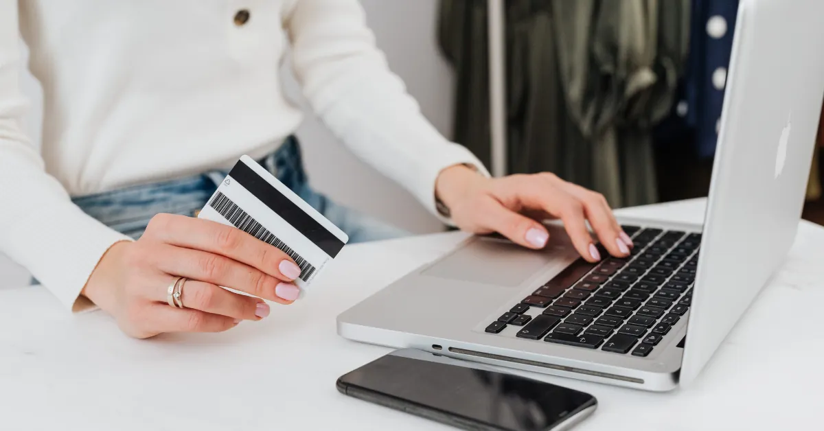 Quel moyen de paiement quand on est interdit bancaire ?