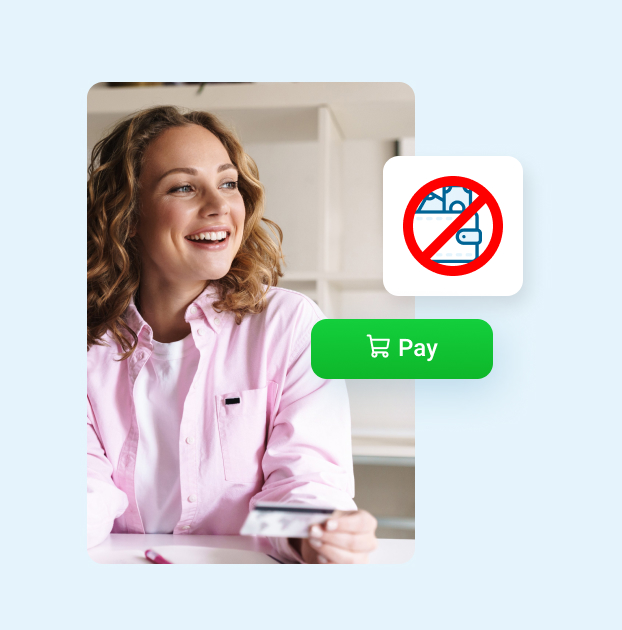 Femme souriante tenant une carte prépayée Veritas